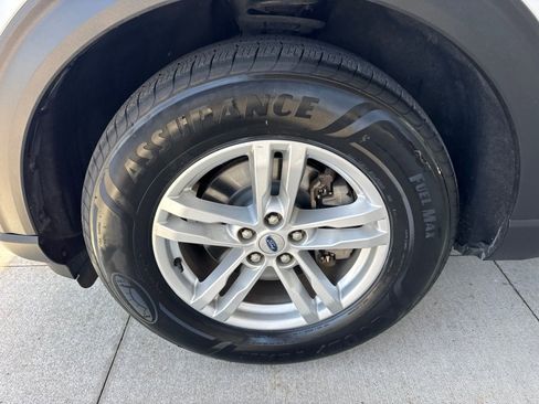 Certified 2020 Ford Explorer XLT w/ Equipment Group 202A AWD/4WD image 19