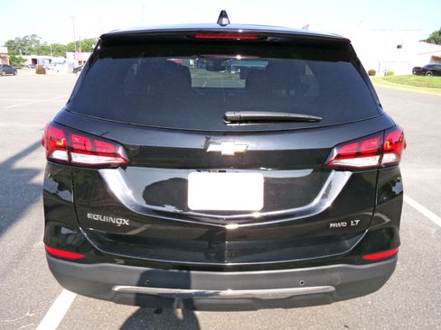 Used 2024 Chevrolet Equinox LT AWD/4WD image 4