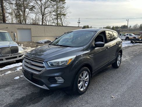 Used 2017 Ford Escape SE AWD/4WD image 3
