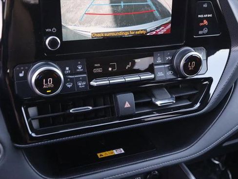 Certified 2024 Toyota Highlander XSE image 19