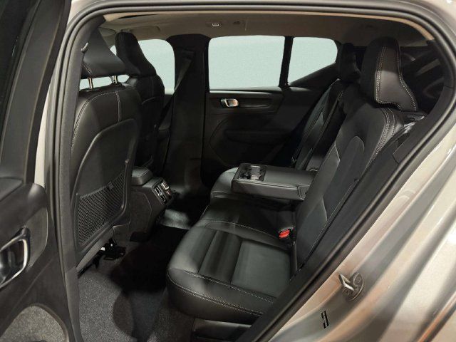Used 2025 Volvo XC40 B5 Ultra w/ Climate Package AWD/4WD image 25