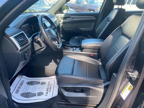 Used 2022 Volkswagen Atlas Cross Sport SE image 12