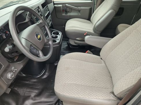 Used 2025 Chevrolet Express 3500 LS RWD image 13