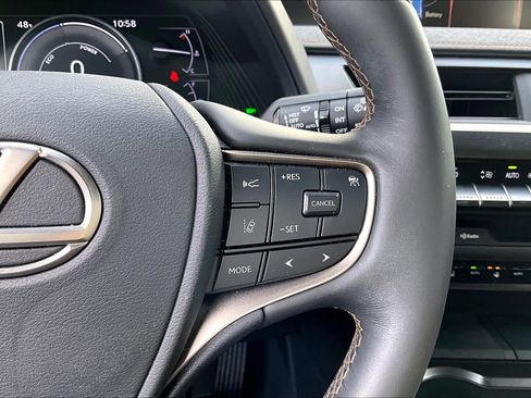 Used 2021 Lexus UX 250h image 25