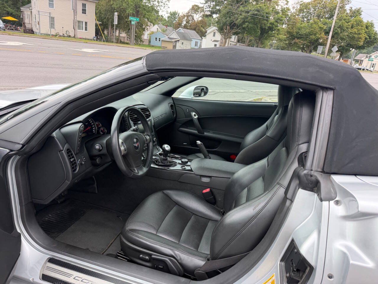 Used 2011 Chevrolet Corvette Convertible w/ Preferred Equipment Group RWD image 9