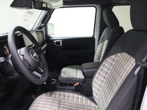 New 2026 Jeep Gladiator Sport AWD/4WD image 7