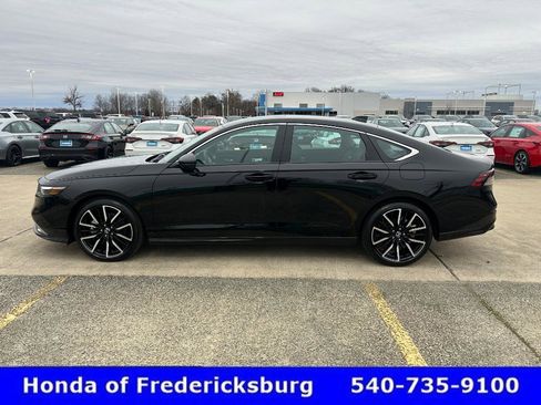 Used 2025 Honda Accord Touring image 3