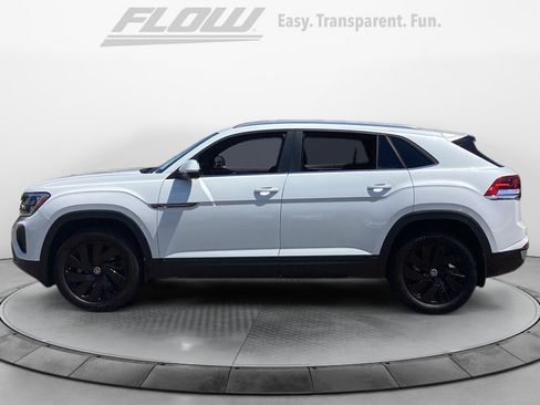 Certified 2026 Volkswagen Atlas Cross Sport SE w/ Panoramic Sunroof Package FWD image 4