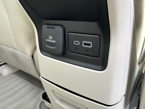 Used 2023 GMC Acadia Denali w/ Denali Technology Package image 21