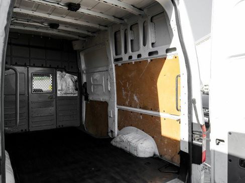 Used 2020 Nissan NV 2500 SV image 42