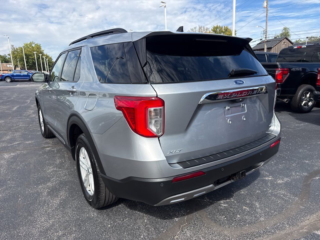 Used 2024 Ford Explorer XLT w/ Equipment Group 202A AWD/4WD image 9