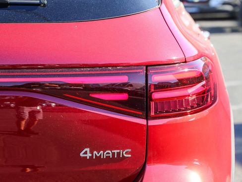 Used 2024 Mercedes-Benz EQB 300 4MATIC image 10