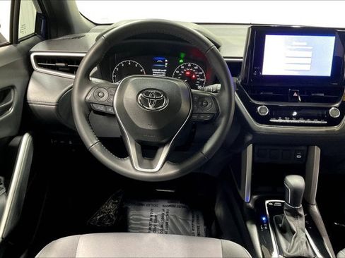 Used 2024 Toyota Corolla Cross AWD Hybrid w/ Moonroof Package image 5