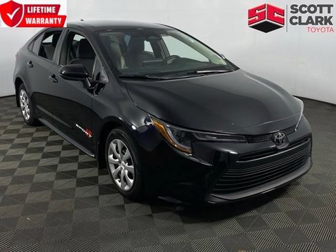 Used 2025 Toyota Corolla LE FWD image 1