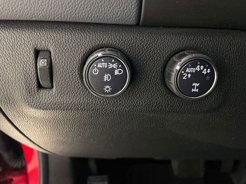 Used 2018 Chevrolet Colorado Z71 AWD/4WD image 31