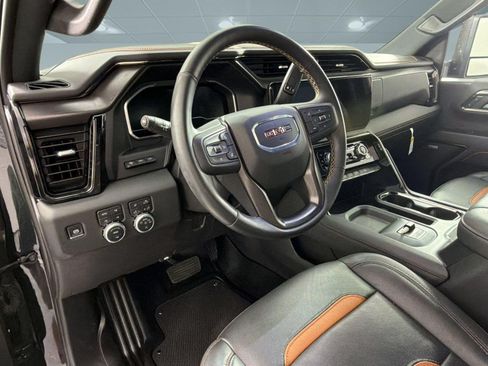Used 2024 GMC Sierra 2500 AT4 w/ AT4 Premium Plus Package AWD/4WD image 4