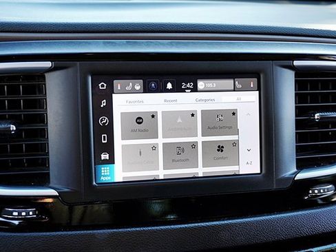 Certified 2022 Chrysler Voyager LX image 25