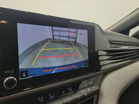 Used 2025 Toyota Camry SE w/ Convenience Package image 28