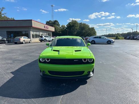 Used 2015 Dodge Challenger R/T Scat Pack w/ Leather Interior Group RWD image 3