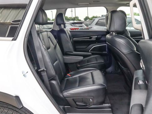 Used 2025 Kia Telluride S FWD image 30
