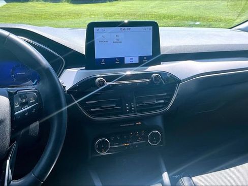 Used 2022 Ford Escape SEL w/ Technology Package AWD/4WD image 6