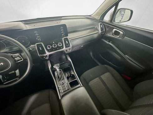 Used 2022 Kia Sorento LX FWD image 11