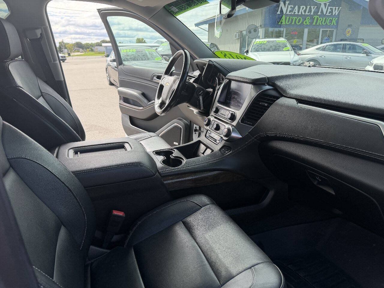 Used 2018 Chevrolet Suburban LT AWD/4WD image 15