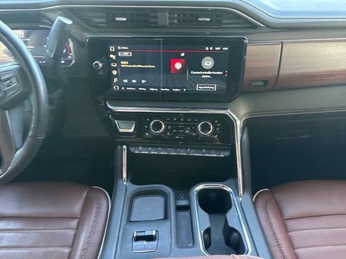 Used 2024 GMC Sierra 2500 Denali Ultimate w/ Max Trailering Package AWD/4WD image 4
