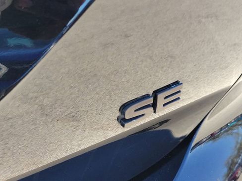 Used 2023 Mitsubishi Outlander SE image 10