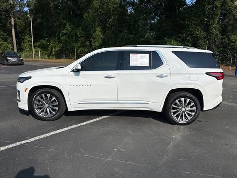 Used 2023 Chevrolet Traverse Premier AWD/4WD image 2