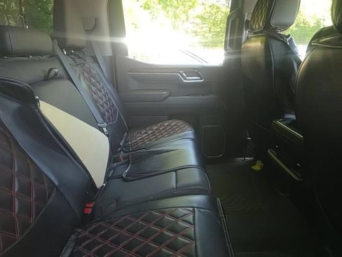 Used 2023 Chevrolet Silverado 1500 LT Trail Boss w/ LT Trail Boss Premium Package AWD/4WD image 10
