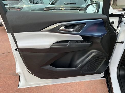 New 2026 Chevrolet Equinox EV LT image 21