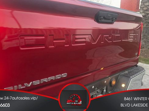 Used 2022 Chevrolet Silverado 2500 LT w/ Convenience Package image 35