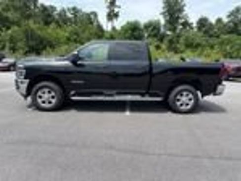 Used 2025 RAM 2500 Big Horn AWD/4WD image 3