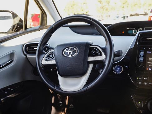 Certified 2016 Toyota Prius Four Touring image 17