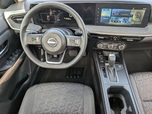 Certified 2025 Nissan Kicks SV image 10