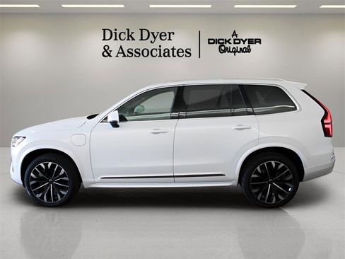New 2026 Volvo XC90 T8 Plus image 5