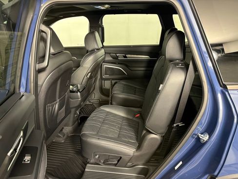 Used 2025 Kia Telluride EX X-Line image 29