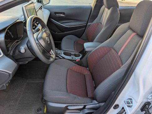 Used 2025 Toyota Corolla SE w/ SE Premium Package FWD image 2