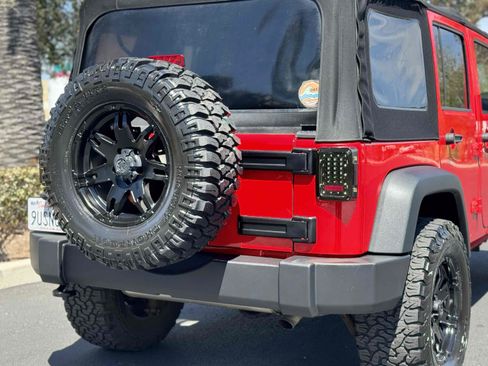 Used 2015 Jeep Wrangler Unlimited Sport w/ Quick Order Package 24S AWD/4WD image 19