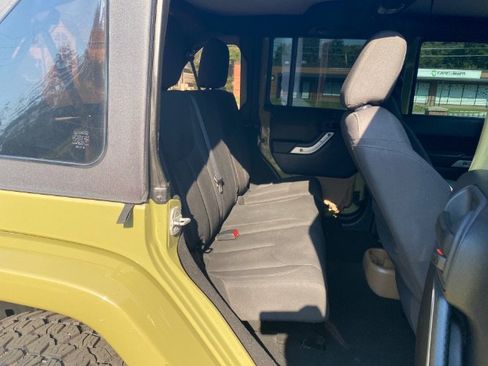 Used 2013 Jeep Wrangler Unlimited Sahara AWD/4WD image 14