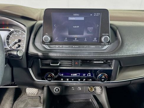 Used 2023 Nissan Rogue SV image 12