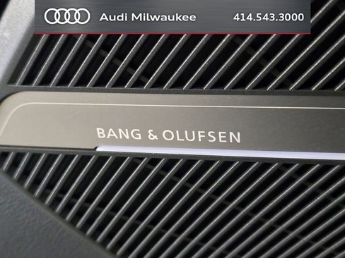 Used 2025 Audi SQ5 Premium Plus AWD/4WD image 15