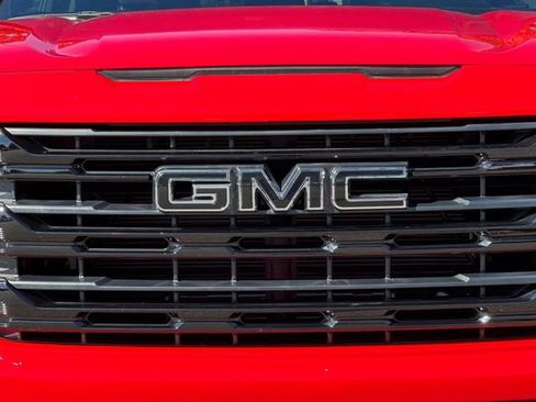 Used 2025 GMC Sierra 1500 Elevation w/ LPO, Elevation Black Package AWD/4WD image 48