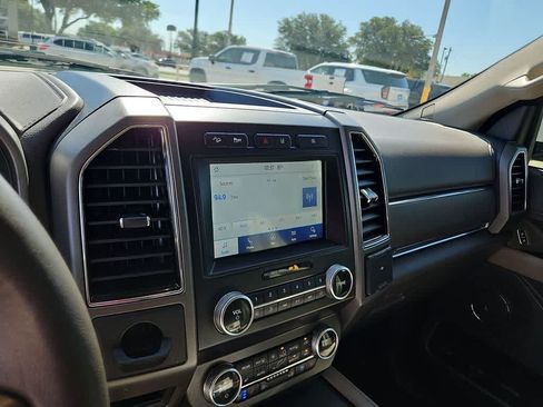 Used 2021 Ford Expedition XLT AWD/4WD image 24