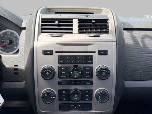 Used 2010 Ford Escape XLT image 22
