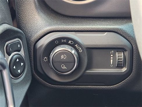 Certified 2023 Jeep Gladiator Sport image 19