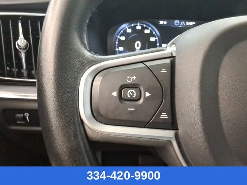 Used 2020 Volvo S60 T5 Momentum image 25