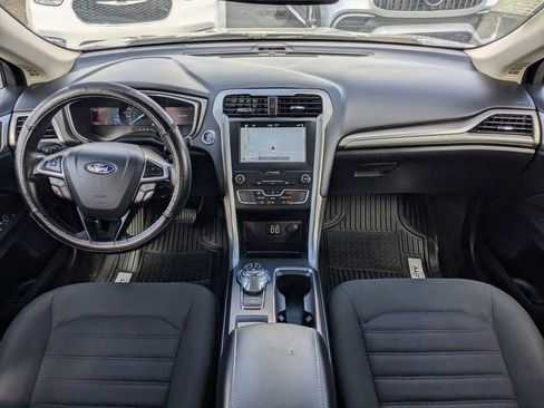 Used 2019 Ford Fusion SE image 14