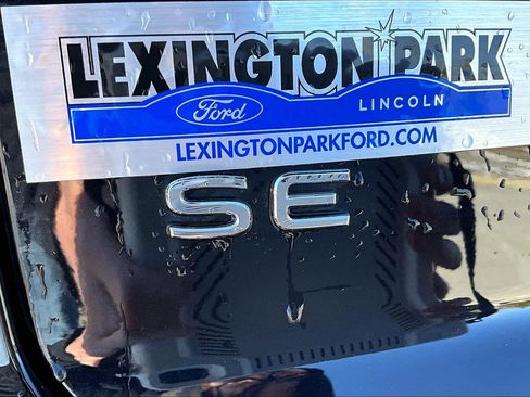 Used 2024 Volkswagen Atlas Cross Sport SE w/ Panoramic Sunroof Package image 25